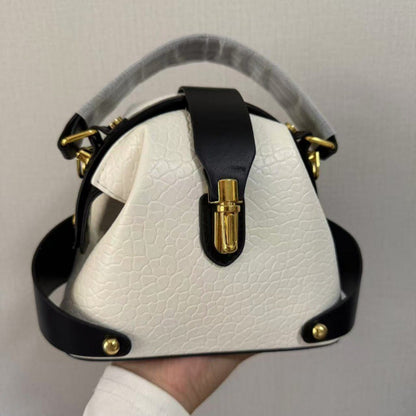 👜  Color-Blocked Bag – Stylish, Metal Hardware, Multi-Way 🧳