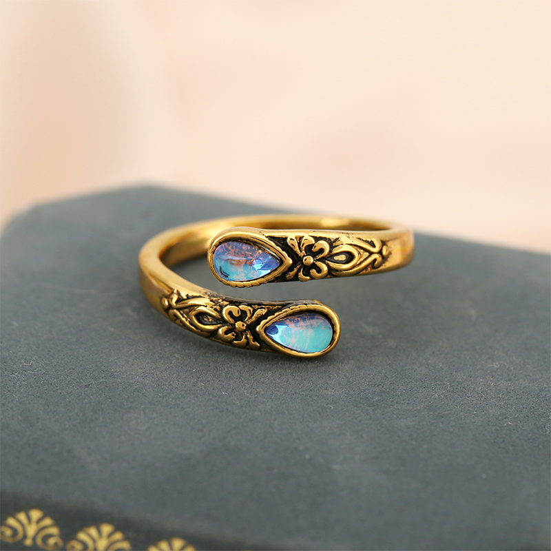 Vintage Adjustable Open Ring with Teardrop Glowing Zircon💧💍